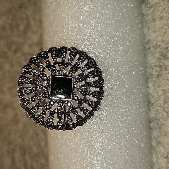 Enamel & Antiqued Silverstone 1 3/8"Dia. Brooch - Picture 2 of 6